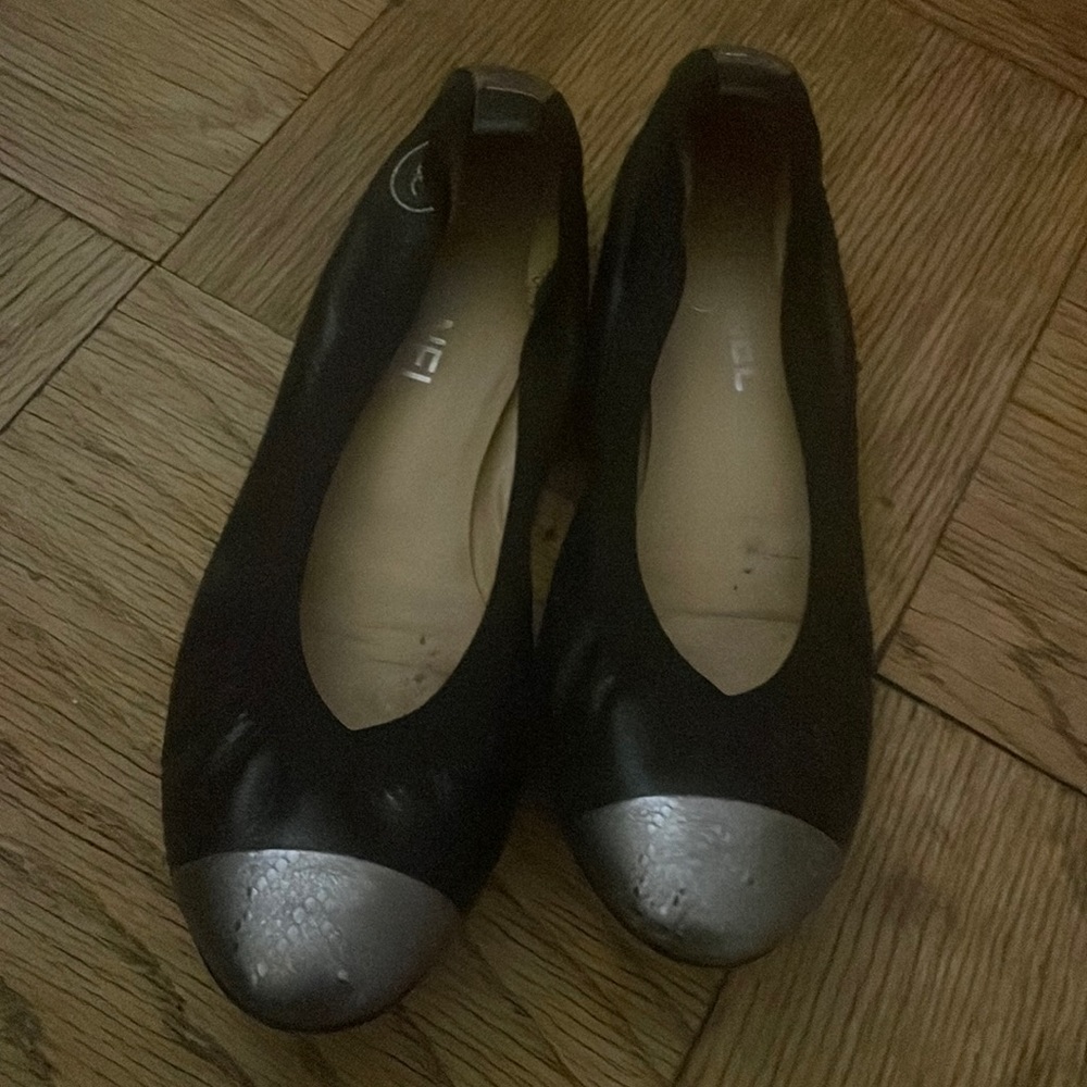 Super cute Chanel ballet flats